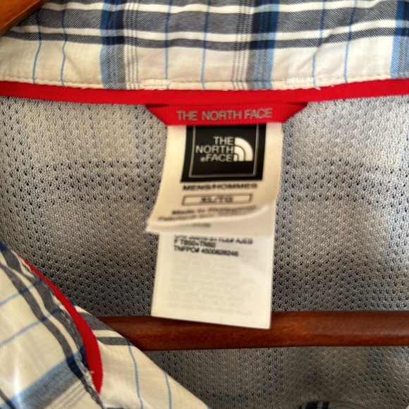 The North Face Short Sleeve Plaid Button Down Men's XL Extra Large Nylon Shirt - Picture 2 of 7